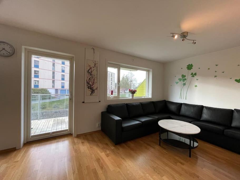 3 Sleeping Rooms For 82M2 Which Direct Traffic To Airport And City Center Bergen Zewnętrze zdjęcie